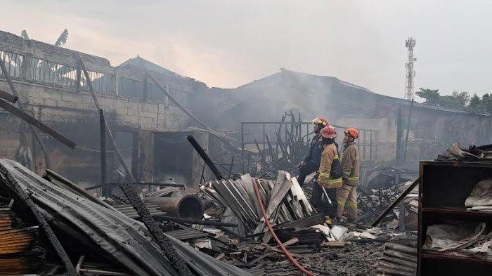 Area tempat usaha pengecatan di Desa Jemundo, Kecamatan Taman, Sidoarjo yang terbakar dan menewaskan seorang pegawainya