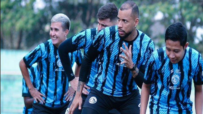 Arema FC akan menghadapi Persita Tangerang dalam lanjutan kompetisi Liga 1 pekan ke-12 pada Sabtu mendatang (16/9/2023).