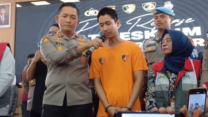 Armor Toreador, suami selebgram Cut Intan Nabila menjadi tersangka kasus KDRT. Ia mengaku orangtua dan tetangga tahu dirinya sering KDRT ketika ribut dengan sang istri.