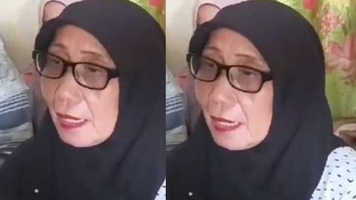 Asniati (60) pensiunan guru TK Negeri 3 Sungai Bertam saat ditemui di Rumah kediamannya, Kamis (4/7/2024).