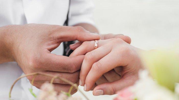 Baru menikah seminggu, pria Tuban nelangsa istri hilang setelah dijemput mertua.
