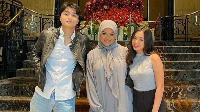 Betharia Sonata, ibunda Leon Dozan rela sujud di kaki ibunda Rinoa Aurora agar anaknya dimaafkan.