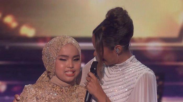 Bukan menertawakan penampilan Putri Ariani, melainkan karena celetukan yang disampaikan Leona Lewis usai ia bernyanyi bersama remaja 17 tahun tersebut.