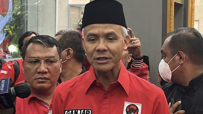 Calon Presiden (Capres) dari Partai Demokrasi Indonesia Perjuangan (PDI-P) Ganjar Pranowo saat ditemui di Kantor DPP PDI-P, Minggu (30/4/2023).