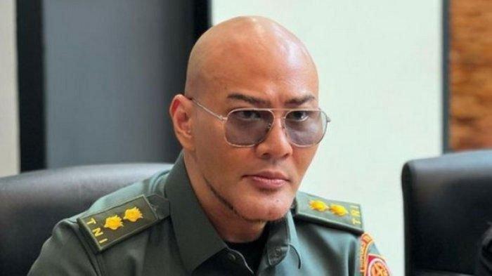 DEDDY CORBUZIER STAFSUS MENHAN - Foto arsip Deddy Corbuzier. Sosoknya dilantik sebagai Stafsus Menhan pada Selasa, 11 Februari 2025. Viral dikaitkan dengan efisiensi anggaran kementerian hingga Rp 306 triliun yang dilakukan Presiden Prabowo Subianto.