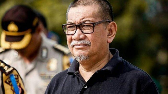 Deddy Mizwar dinobatkan sebagai wisudawan tertua, yang sungguh menjadi kehormatan sendiri bagi sang aktor.