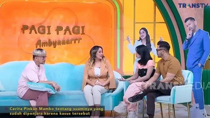 Dewi Perssik mengingatkan Pinkan Mambo jika korban pelecehan seksual bukanlah sebuah aib.