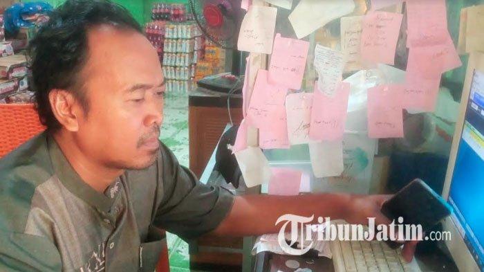 Diki Yudha, orang tua RA remaja asal Lamongan yang menjadi korban begal di Jalan Raya Tuban-Babat turut Desa Bunur, Kecamatan Widang, Kabupaten Tuban pada Selasa (31/10/2023) dini hari hingga lengannya putus, Jumat (3/11/2023).