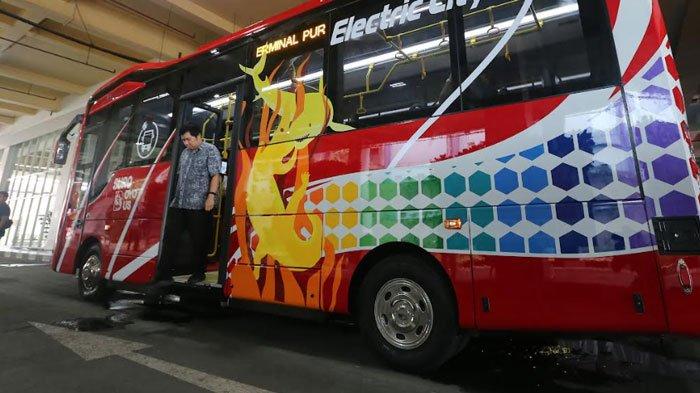 Dinas Perhubungan (Dishub) Surabaya mulai mengoperasikan bus listrik, Senin (25/11/2024). Melayani rute baru, Suroboyo Bus dengan bus listrik akan menjangkau Terminal Purabaya - Kampus C Universitas Airlangga (Unair) via Jemursari (rute R4).