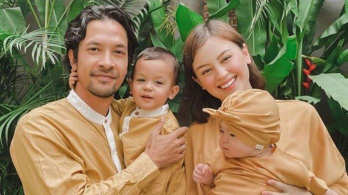 Edward Akbar, suami Kimberly Ryder memberikan reaksi soal istrinya yang menggugat cerai dirinya melalui postingan di Instagram miliknya.