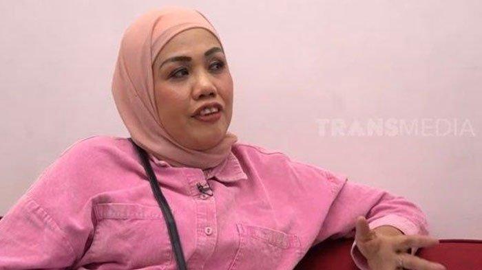Elly Sugigi batal nyaleg karena mengaku tak punya uang