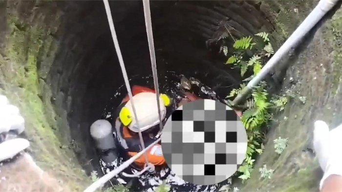 Evakuasi Korban Tercebur Sumur di Desa Ngadirejo, Kecamatan Pogalan, Kabupaten Trenggalek, Minggu (5/1/2025)