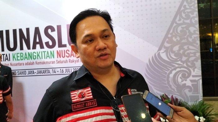 Mantan Ketua Umum Partai Negeri Daulat Indonesia (Pandai), Farhat Abbas resmi bergabung dengan Partai Kebangkitan Nusantara (PKN).