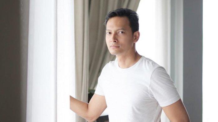 Fedi Nuril mengawali kariernya sebagai model catwalk dan kerap tampil untuk sampul majalah maupun bintang iklan