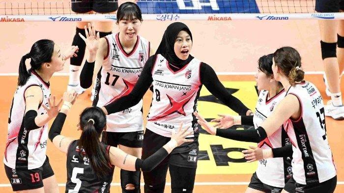 Megawati Hangestri Pertiwi melakukan selebrasi bersama Red Sparks.