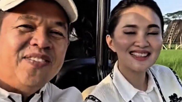 JODOH - Momen Gubernur Jawa Barat Dedi Mulyadi dengan Gubernur Maluku Utara, Sherly Tjoanda duduk satu mobil. Mereka dijodoh-jodohkan oleh warganet.
