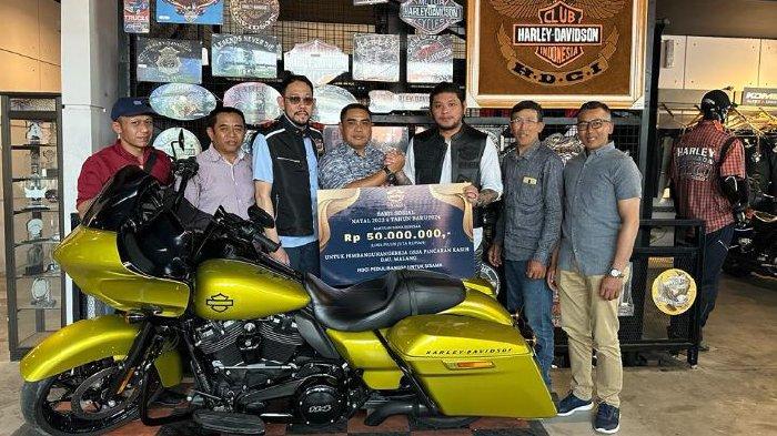 Harley Davidson Club Indonesia (HDCI) Surabaya dan Pengda HDCI Jawa Timur kembali menggelar kegiatan bakti sosial di penghujung tahun 2023. Kali ini, komunitas penggemar moge ini berkolaborasi untuk membantu pembangunan rumah ibadah.
