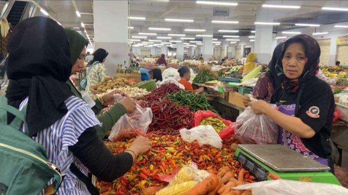 Harga bumbu dapur di Pasar Legi Ponorogo Kabupaten Ponorogo, diketahui ada yang melejit.