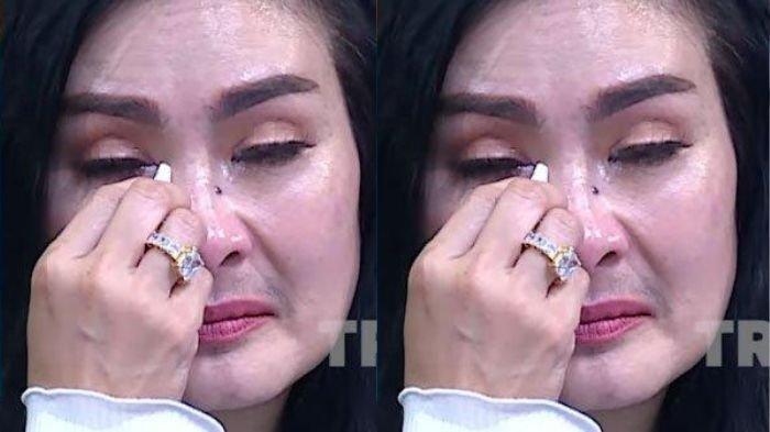 ARTIS TAKUT MENINGGAL - Foto arsip Iis Dahlia, artis seior ini mengaku takut meninggal dunia. Akui ingin melihat anak-anaknya menikah sebelum tutup usia.
