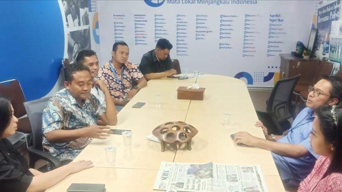 Indosat Ooredoo Hutchison (IOH) East Java, Bali, Nusra (EJBN) berkunjung ke Kantor Tribun Jatim Network, Jumat (6/10/23).
