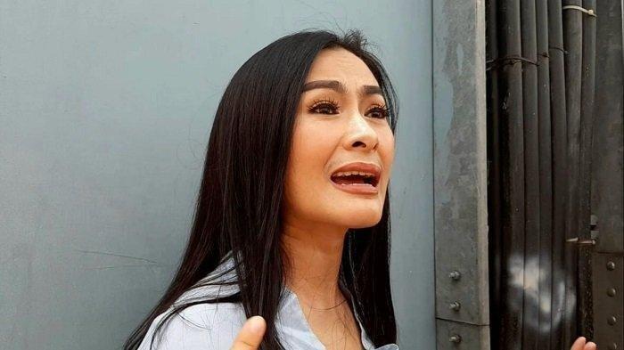 Iis Dahlia lega cicilan rumah mewahnya Rp30 miliar akhirnya lunas.