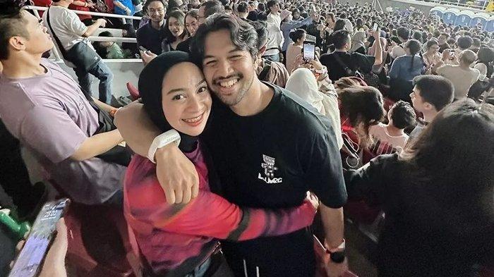 Ira Nandha terlihat mengunggah tangkapan layar percakapan Elmer Syaherman dan Bella Damaika di aplikasi Discord.