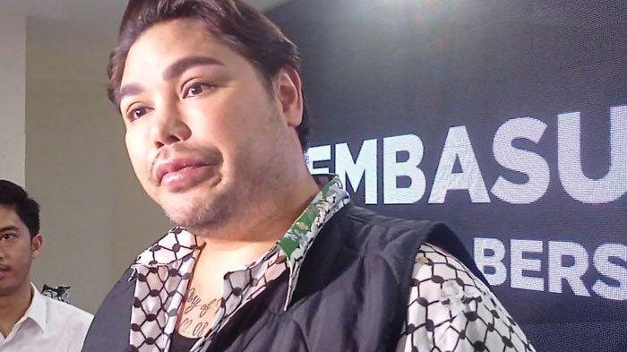 Ivan Gunawan saat ditemui Grid.ID di kawasan Matraman, Jakarta Pusat, Senin (3/6/2024). Ivan Gunawan memilih beli sapi kurban di Uganda dibandingkan Indonesia.