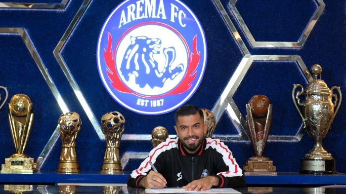 Julian Guevara resmi teken kontrak berama Arema FC, Kamis, (16/11/2023).