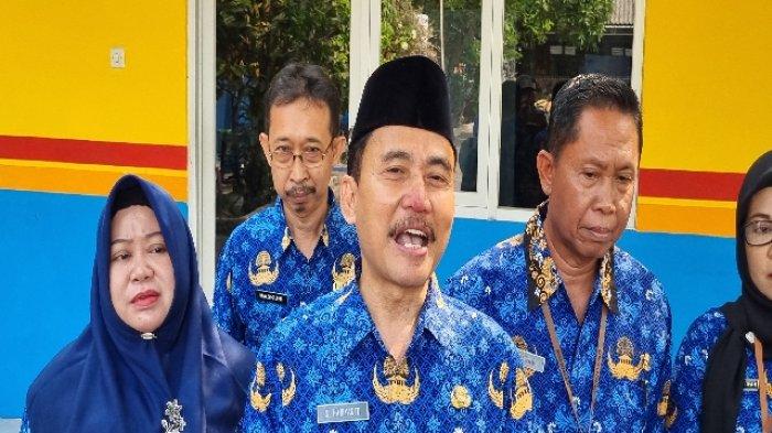 Kadispendik Gresik S. Hariyanto memberikan keterangan kepada awak media di SDN 236 Gresik, Senin (18/9/2023)