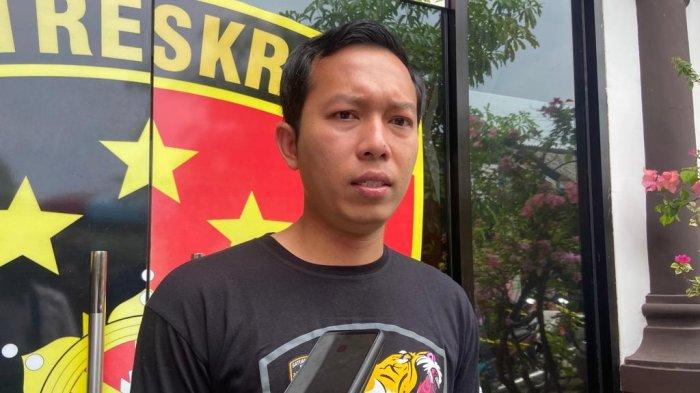 Kasatreskrim Polres Ponorogo, AKP Nikolas Bagas Yudhi Kurnia memberikan keterangan terkait update terbaru kasus penemuan bayi di sungai, Rabu, (18/10/2023).