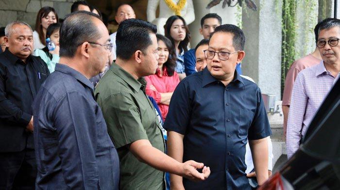 Ketua Komisi II DPR RI, Rifqinizamy Karsayuda melakukan pertemuan dengan Pj Gubernur Jatim, Adhy Karyono di Surabaya, Minggu (1/12/2024).