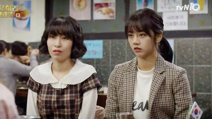 Di antara para pemain utama, ada juga sosok pemeran pendukung dalam serial drama Korea Reply 1988 yang perannya tidak kalah menuai sorotan yakni komedian Lee Se Young yang memainkan karakter salah satu sahabat Duk Sun ( Hyeri ).