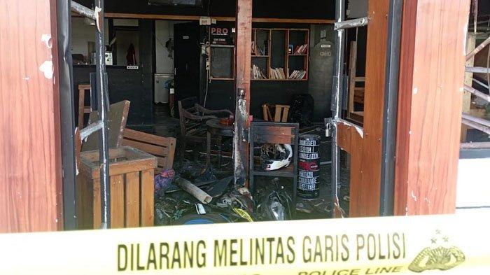 Kondisi kafe di Desa Tegalgondo, Kecamatan Karangploso, Malang, yang menjadi lokasi bentrokan dan pengeroyokan mahasiswa jurusan Agribisnis Universitas Tribhuwana Tunggadewi Malang (Unitri), Minggu (25/6/2023).