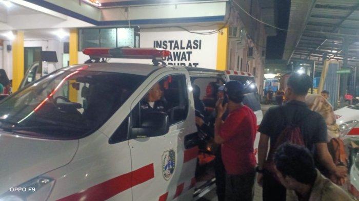 Korban tenggelam di Sampang Waterpark (SWP) saat berada di RSUD dr. Mohammad Zyn Sampang, Madura, (30/6/2023) malam.