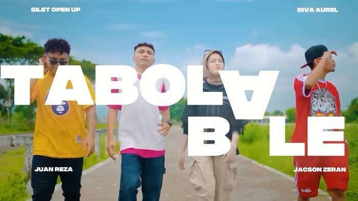LIRIK LAGU - Simak lirik lagu Tabola Bale - Silet Open Up (feat. Jacson Zeran, Juan Reza & Diva Aurel).
