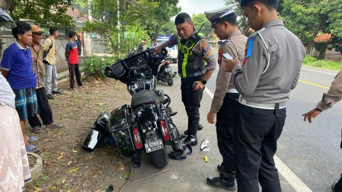 MOGE - Bendahara umum DPP Demokrat terlibat kecelakaan di Situbondo, meninggal dunia pada Jum'at (14/2/2025). Foto beredar bahwa korban mengendarai sepeda motor Harley Davidson.