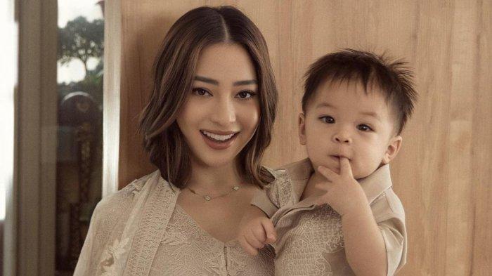 Nikita Willy, Ratu Sinetron sekaligus artis cilik yang kini jadi mama muda.