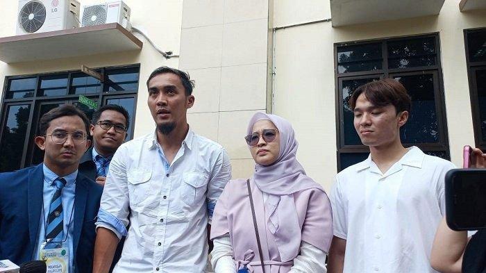 Okie Agustina dan Gunawan Dwi Cahyo telah menjalani mediasi di Pengadilan Agama Bogor, Jawa Barat. Mediasi gagal membuat sidang cerai berlanjut