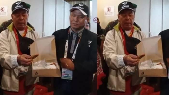 Panitia cabor catur PON XXI komplain dan tidak terima menu makanan yang diberi hanya dengan lauk sepotong tempe dan sayur kering.