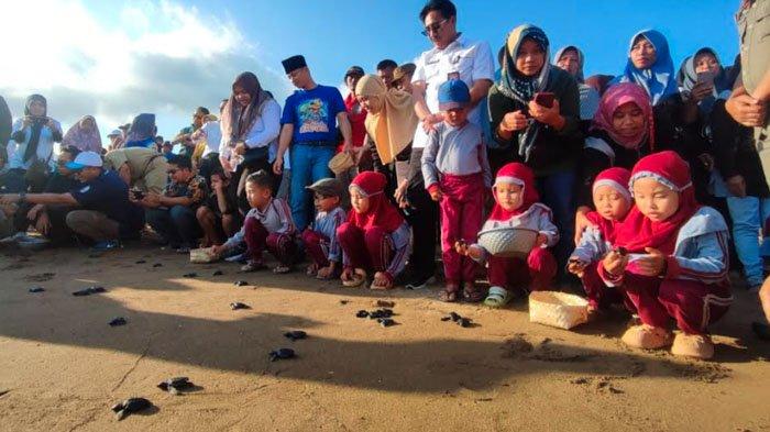 Pantai Taman Kili-kili, Desa Wonocoyo, Kecamatan Panggul, Kabupaten Trenggalek, 2023.