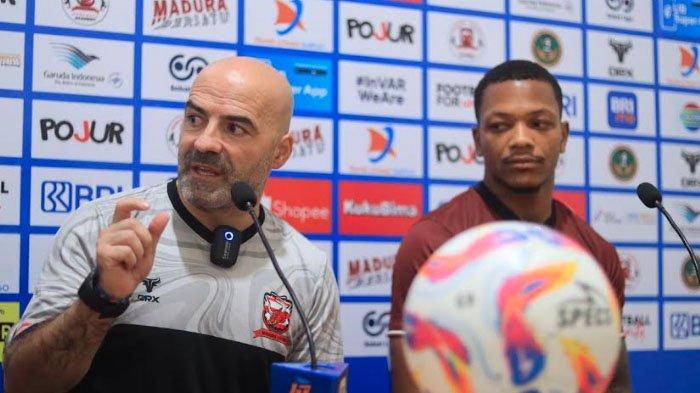 Pelatih Madura United, Paulo Jorge Coelho Menezes.
