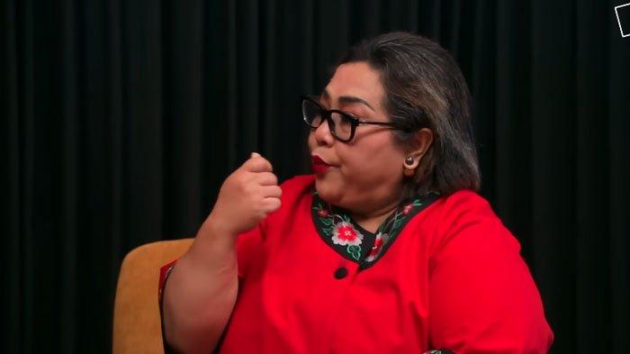 Pelawak Nunung akui dirinya pernah dicerai mantan suami lewat HP akibat tak ada job