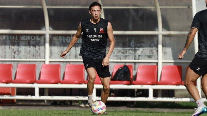 OFFICIAL TRAINING - Pemain Madura United, Jordy Wehrmann saat menjalani sesi official training, Jumat (16/5/2026). Ini sebagai persiapan menghadapi Bali United di Stadion Kapten I Wayan Dipta Bali, Sabtu (17/5/2025) sore.