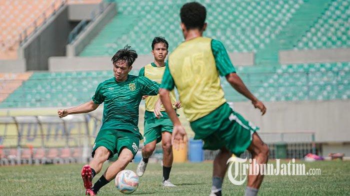 Pemain Persebaya berlatih jelang hadapi Barito Putera.