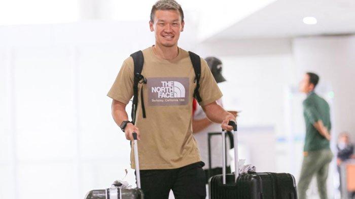 Pemain asing Persebaya Surabaya, Sho Yamamoto saat baru tiba di Surabaya, Jumat (19/5/2023).