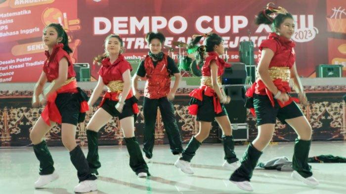 Penampilan dari peserta Modern Dance Dempo Cup XVIII 2023 di SMA Katolik St Albertus Malang.