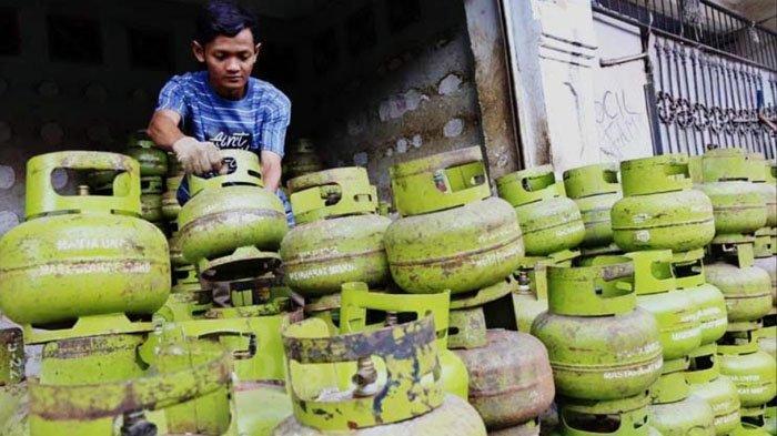 Penjualan elpiji 3 kg di salah satu pangkalan di Pacitan