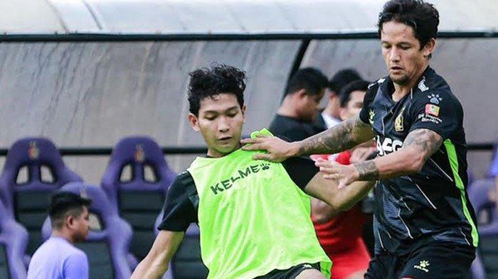 Persik Kediri saat menjalani sesi latihan tim bersama di Stadion Brawijaya Kediri, jelang laga Persik Kediri vs Barito Putera, Rabu (28/2/2024).