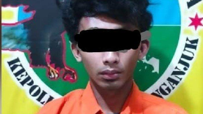 RINGKUS PELAKU : AR (24), warga Desa Begendeng, Kecamatan Jatikalen, Kabupaten Nganjuk, diringkus polisi, Jumat (27/6/2025). Ia diringkus gegara edarkan pil koplo.