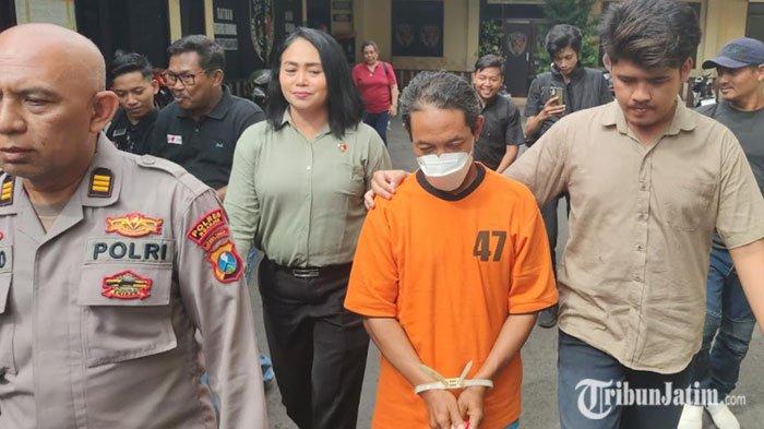 Polres Nganjuk mengamankan seorang kiai, MA (54), warga Kecamatan Ngronggot, Kabupaten Nganjuk, yang tega mencabuli santriwatinya, Kamis (16/1/2025).